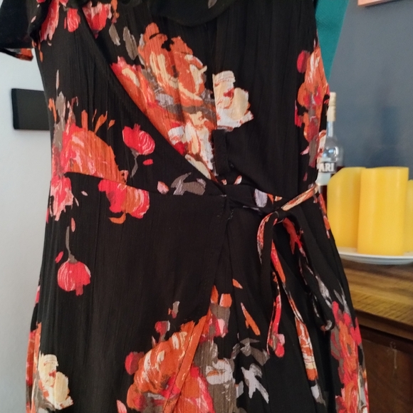 Delicious red and black floral Hi-Lo maxi sress true wrap, flexible sizing, M - Picture 6 of 6